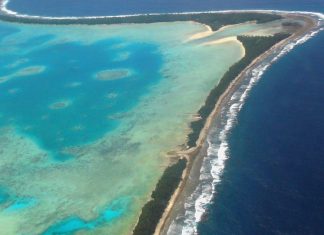 Países desconhecidos: os menos visitados do mundo Vista aérea de Funafuti, capital de Tuvalu, o país menos visitado do mundo